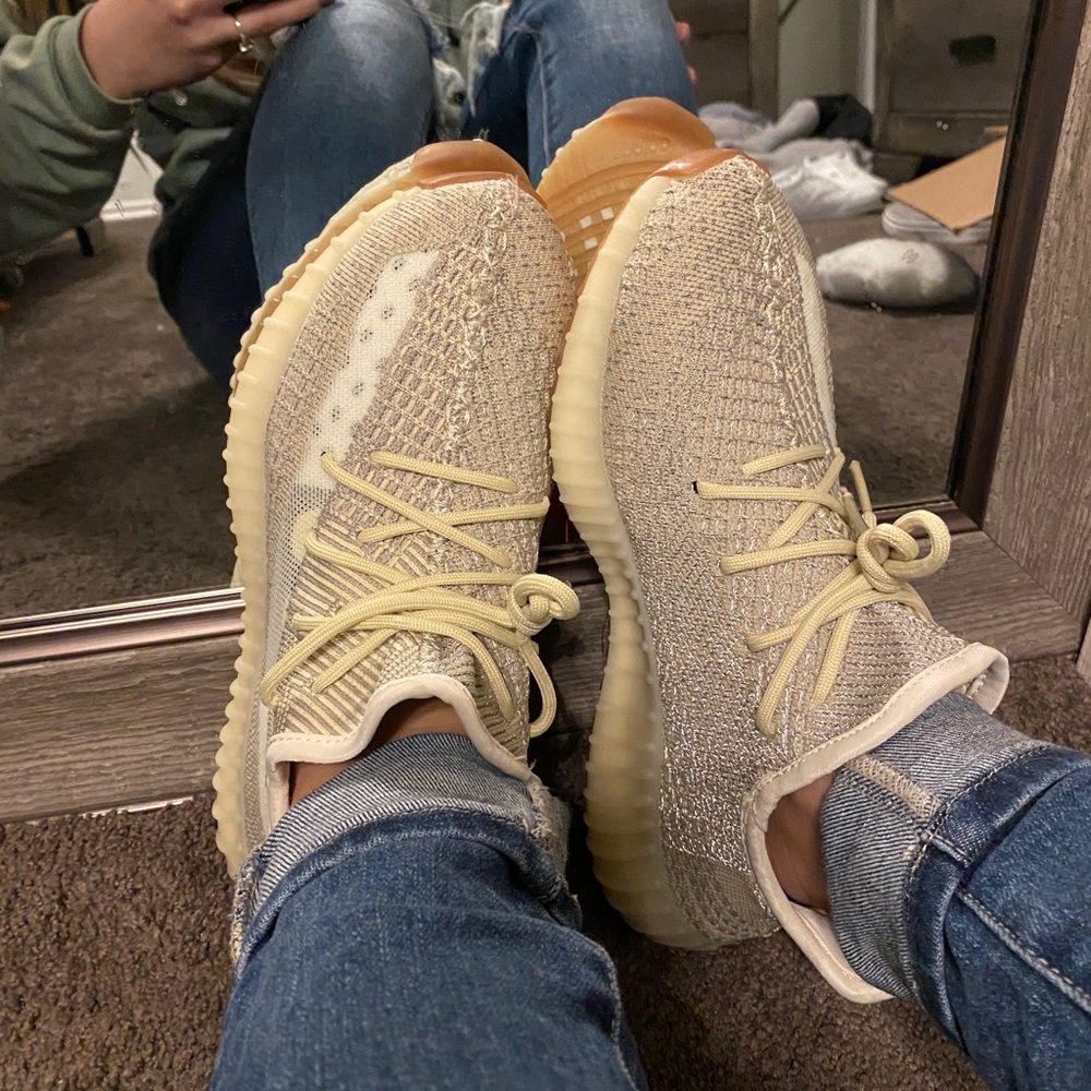 Adidas Yeezy 350 V2 Women’s size 6.5.